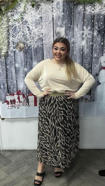 Skirts onesize 16-24 £23.99