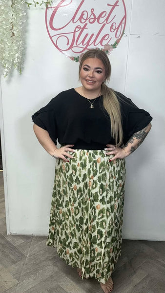 Skirts onesize 16-24 £23.99